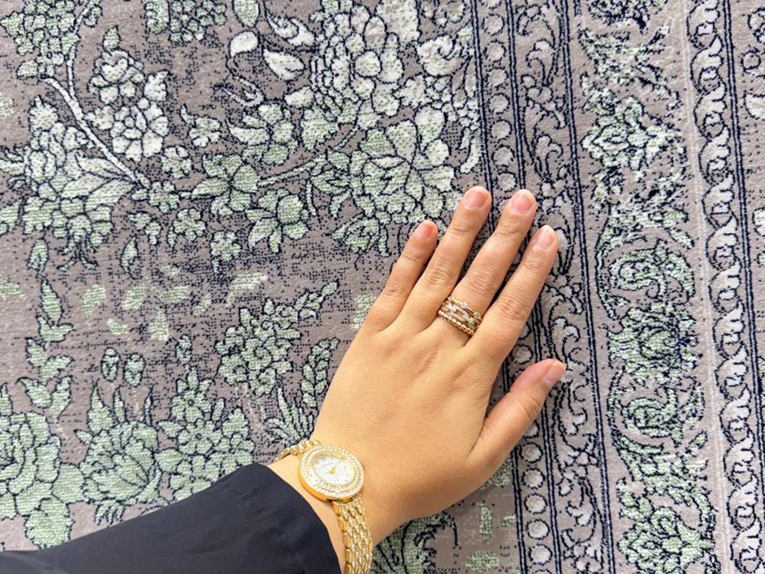 پرفروش ترین فرش های ماشینی کاشان در سال ۱۴۰۴ 6 قشنگ ترین فرش کاشان دررنگهای محبوب