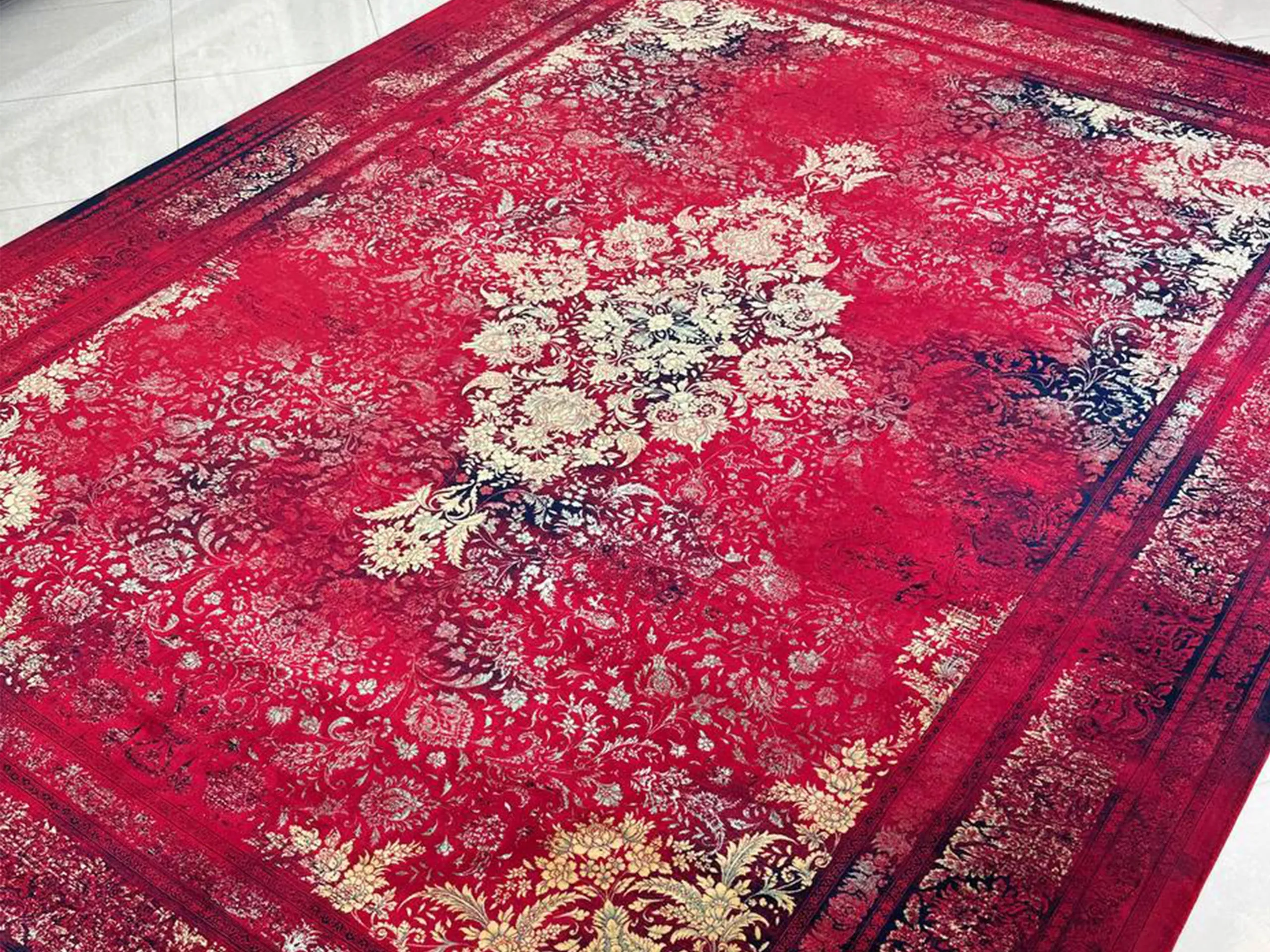 ست کردن فرش قرمز با مبل، پرده و سایر اجزای دکوراسیون 3 فرش قرمز با چه مبلی ست میشود؟